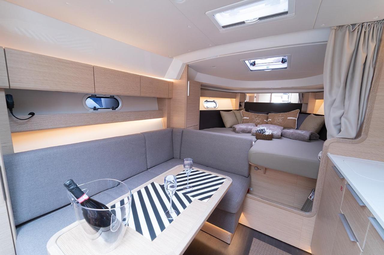 Le 4 Stagioni Dante's H Centro, By Clapa Group 2* Naples